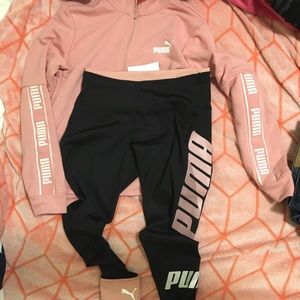 Puma sweat suite Top Nd bottom 45$